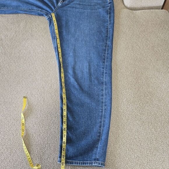 American Eagle Outfitters Mom Jean Denim Jeans - Size 2 - Picture 12 of 12
